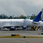 Dreamlifter beim entladen