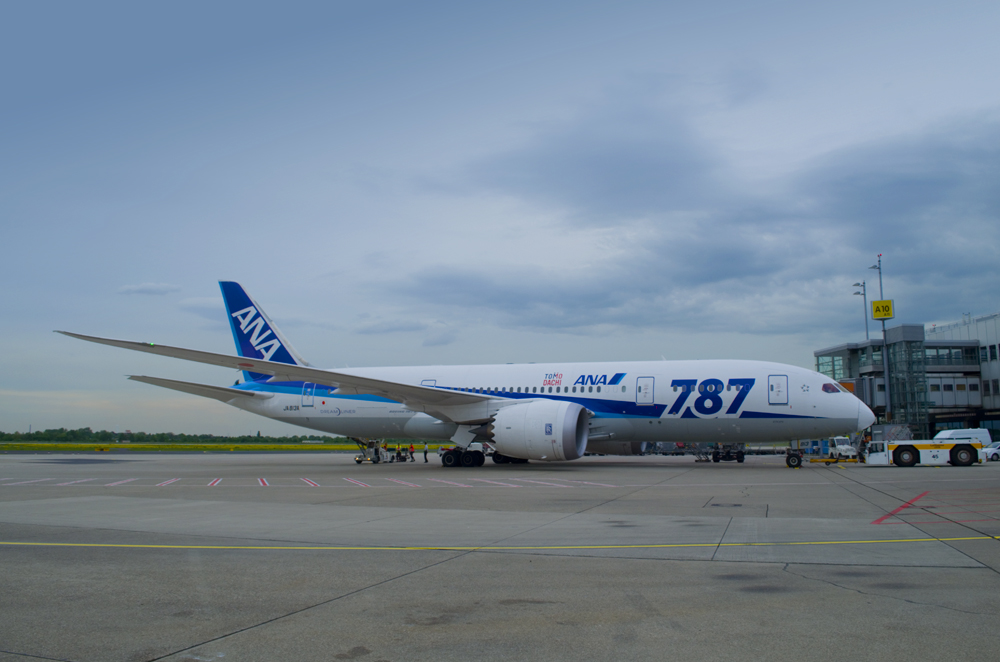 Dreamliner push back