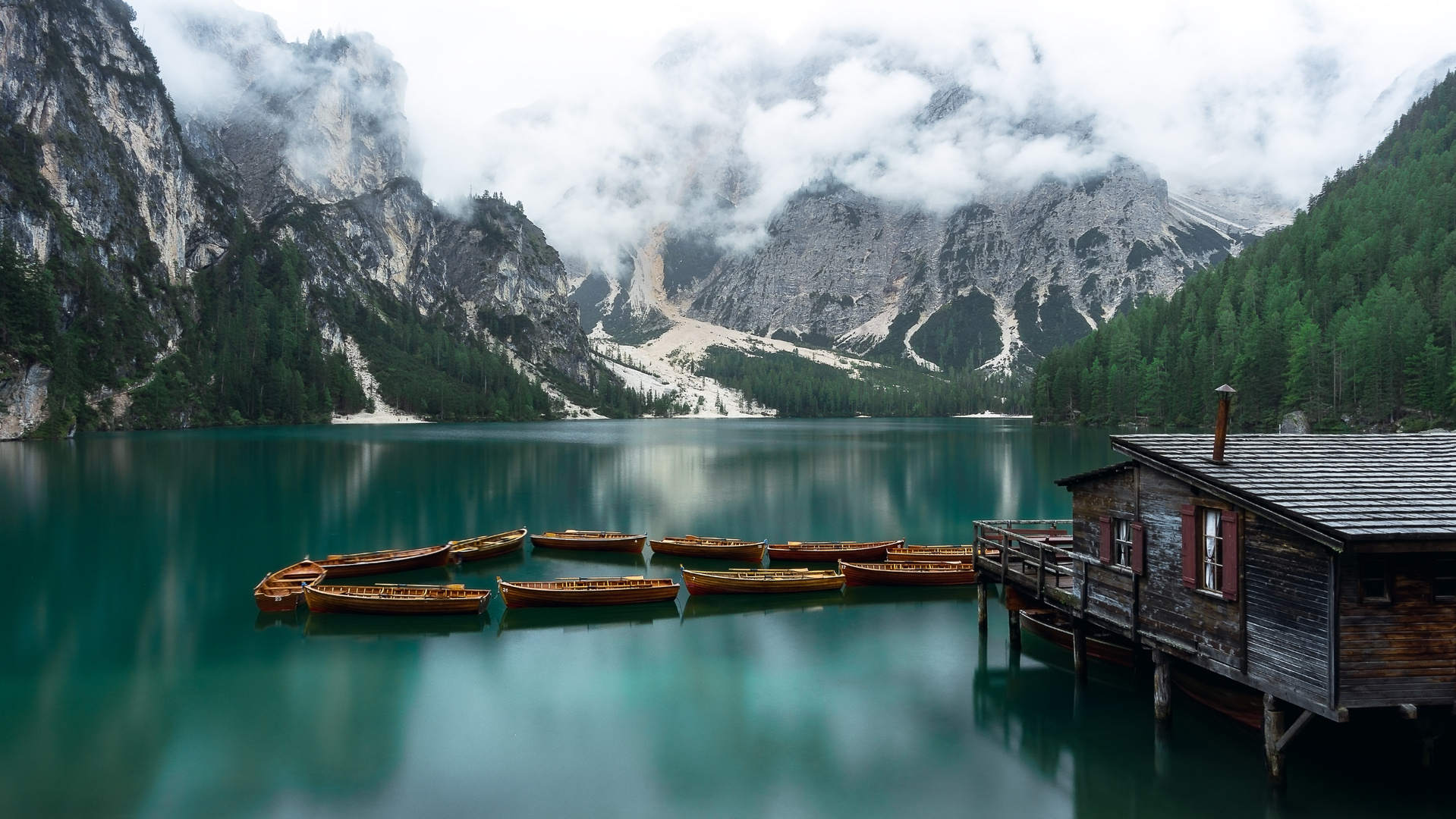 Dreamy Mountain-Lake