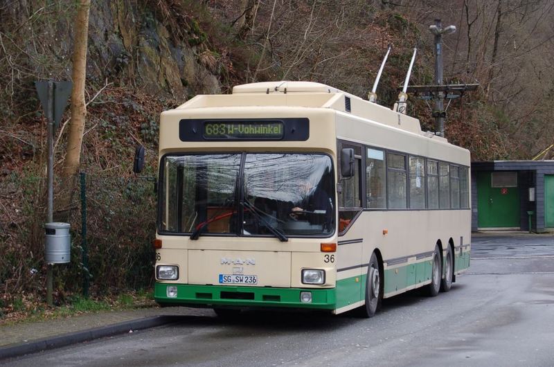 Dreh dich - O Bus Drehscheibe in Solingen III - > einsteigen bitte,wir sind abfahrbereit !