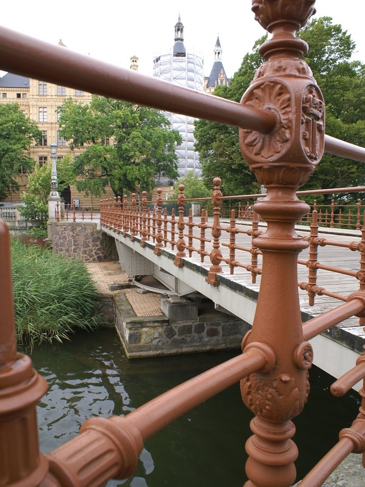 Drehbrücke am Schloß in Schwerin