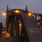 Drehbrücke bei Nacht