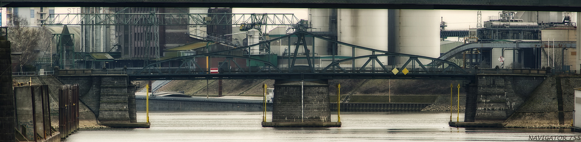 Drehbrücke im Rheinhafen Krefeld - Uerdingen