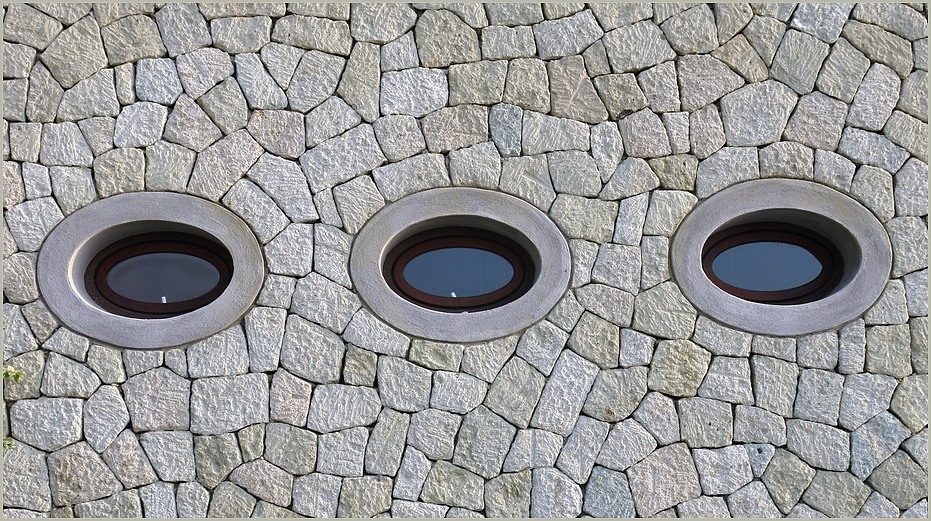 drei Augen.. Foto & Bild architektur, fenster & türen