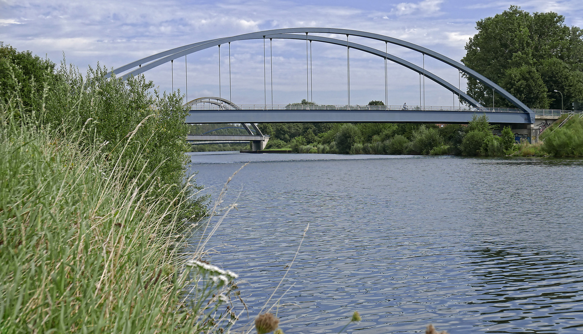 Drei-Bogenbrücken-Blick Richtung Osten am Datteln-Hamm-Kanal bei Bergkamen vor der Marina Rünthe