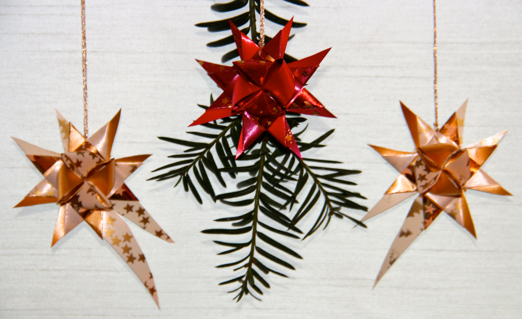 Drei Fröbelsterne Foto & Bild gratulation und feiertage