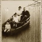 Drei Generationen in einem Boot