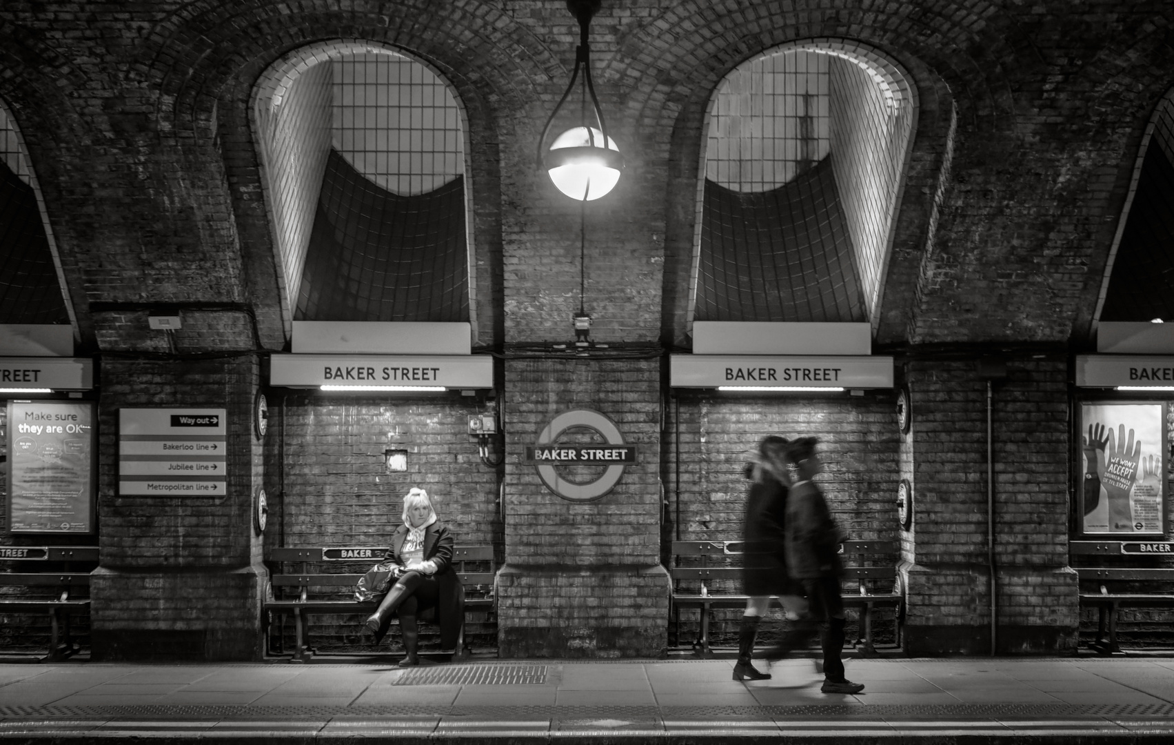 Drei in der Baker Street Station