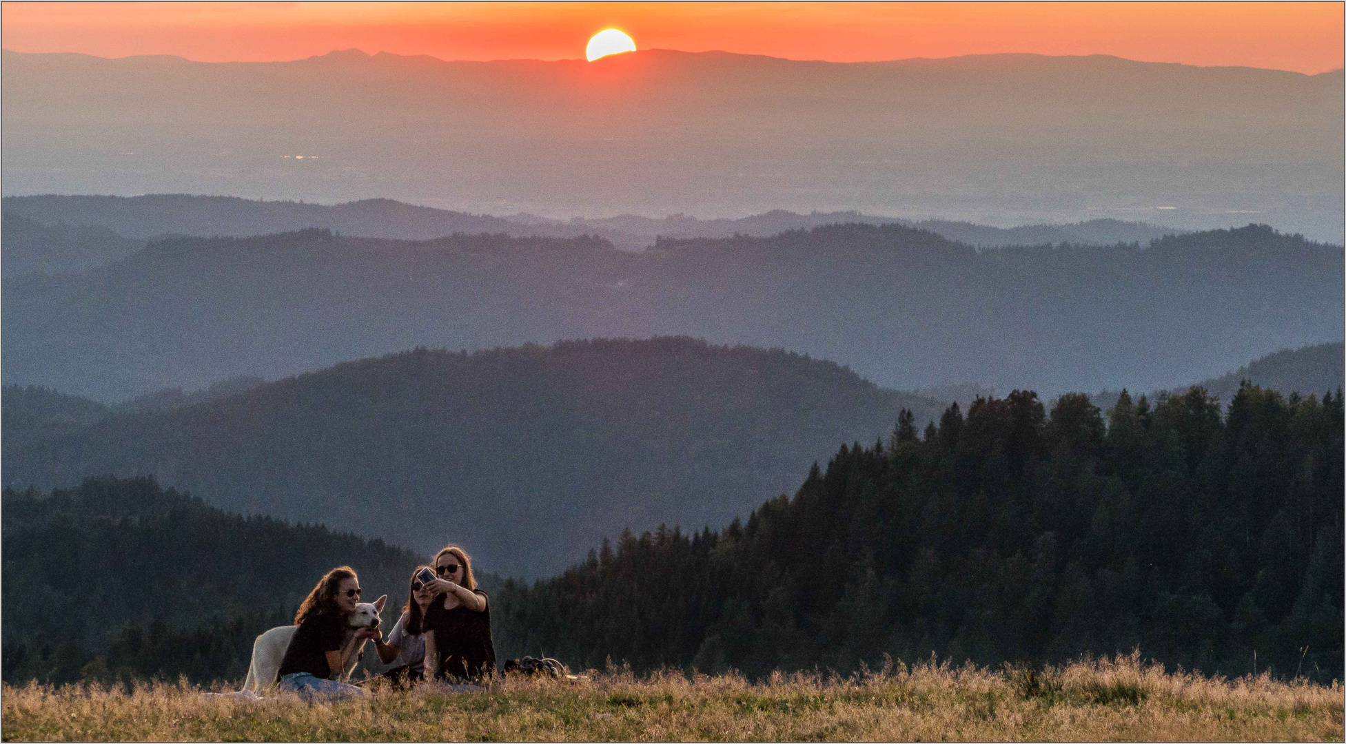 Drei Mädchen und ein Hund...