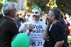 DREI mit VOLK WÄHLT Stuttgart Park 9.10 Demo