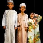 Drei neugierige Omani 