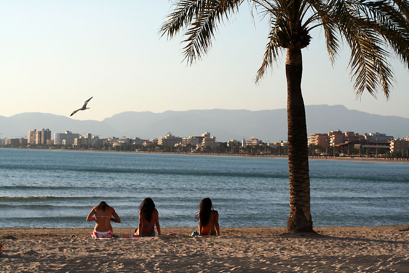 Drei Nixen am Strand von Palma I