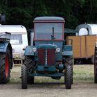 Drei Oldtimer Traktoren