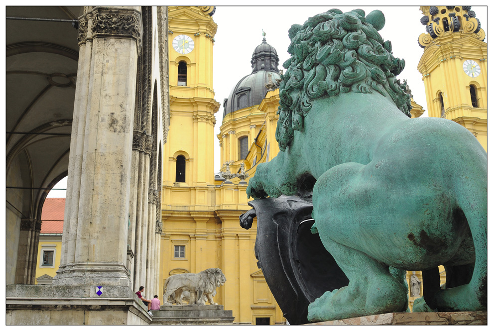 Drei Seiten des Odeonsplatz