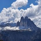 Drei Zinnen mit Wolken