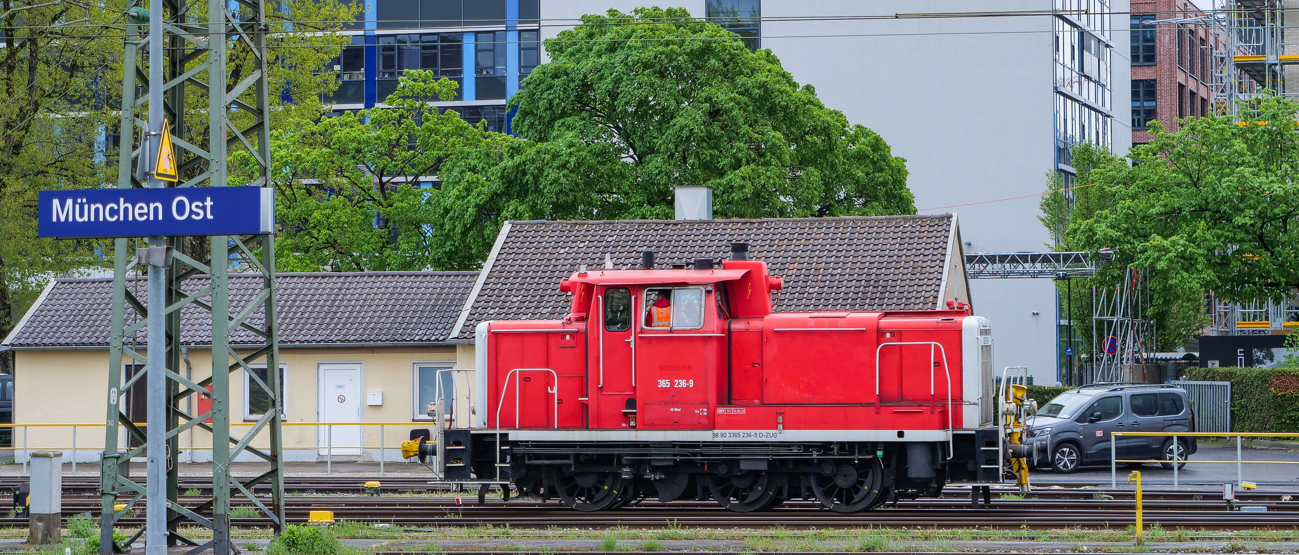 Dreibein im Ostbahnhof