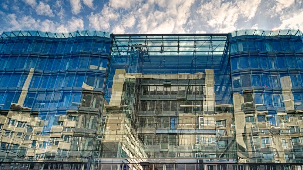 Dreidimensionale  Glas-Fassade (Berlin Friedrichstraße)