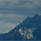 dreierformation der patrouille suisse...