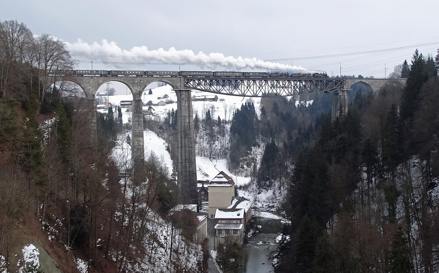 Dreifachdampf auf dem Sitterviadukt