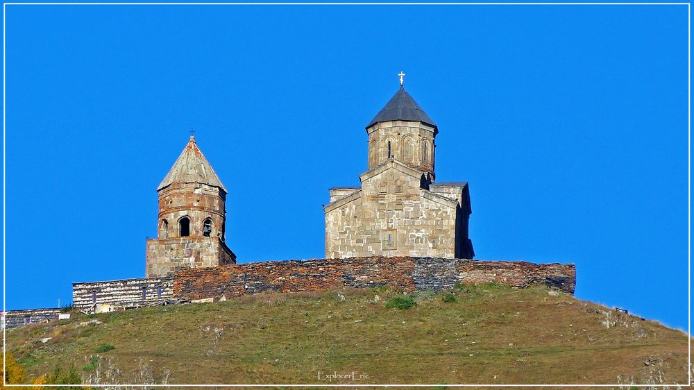 Dreifaltigkeits-oder Sameba Zminda-Kirche ............