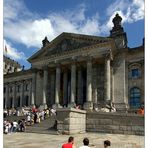 Dreifarbig vor dem Reichstag