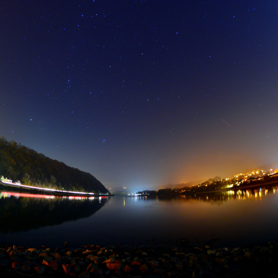 Dreiflüsseeck bei Nacht