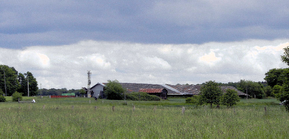 Dreigeteiltes Landschaftsbild