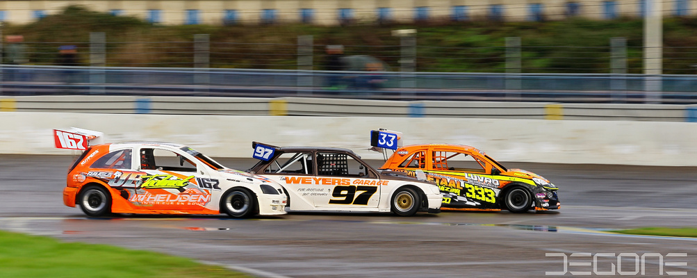 Dreikampf bei den 2 Liter Hotrods