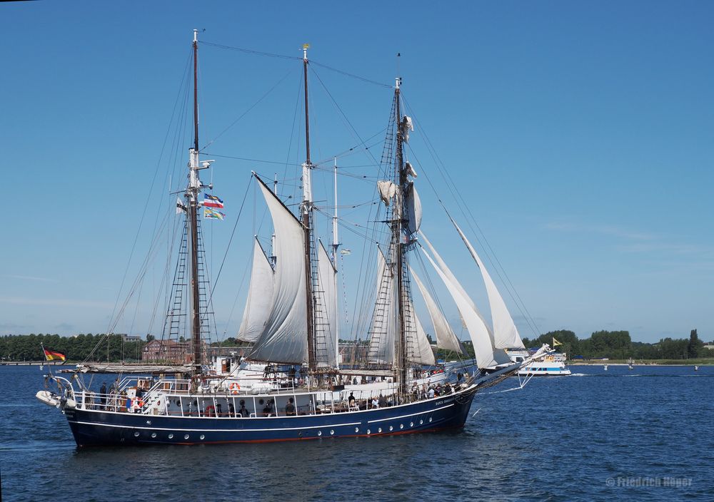 DreimastToppsegelschoner Santa Barbara Anna auf der Kieler Woche Foto