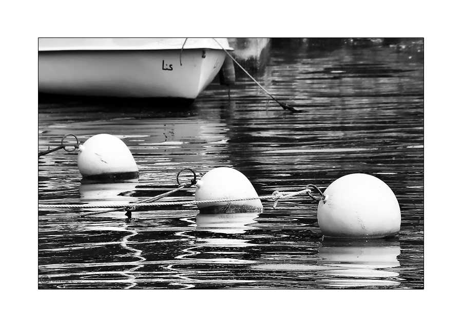 Drei...vor einem Boot ;-)