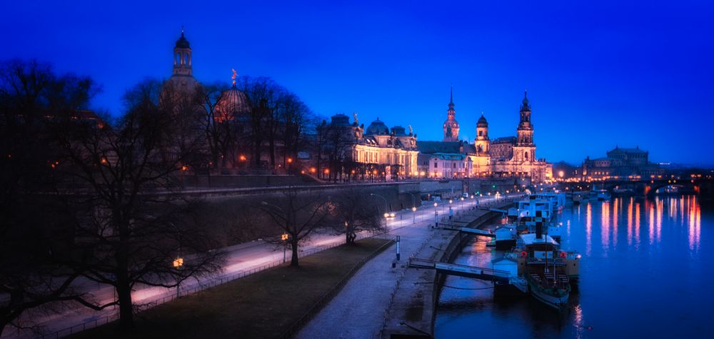 Dresden... #06 - Blaue Stunde über den Elbterrassen