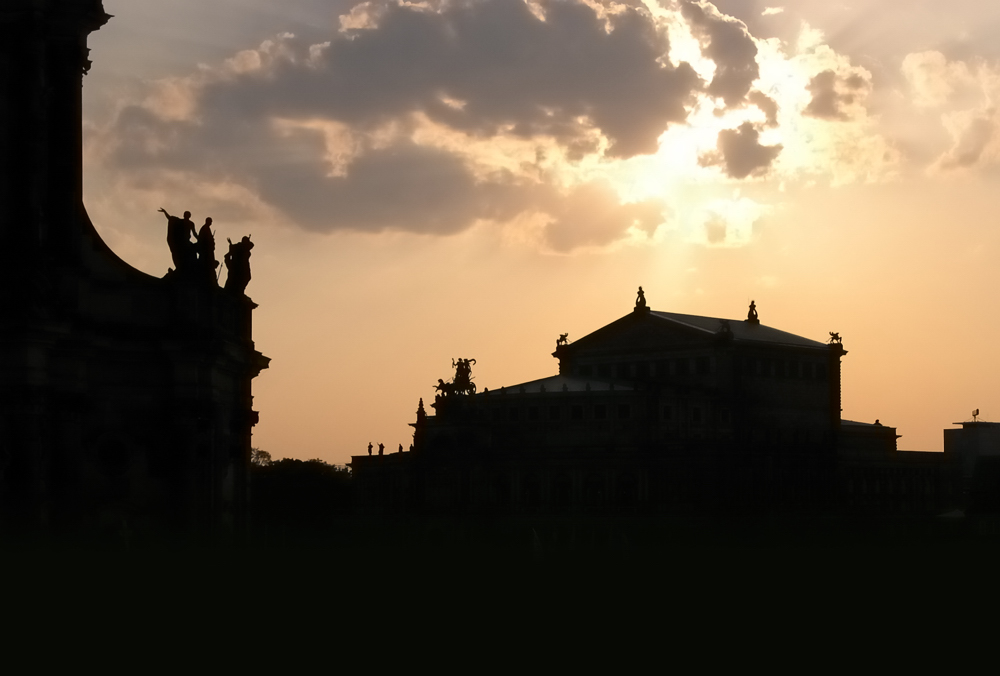 Dresden - Abendstimmung am Theaterplatz