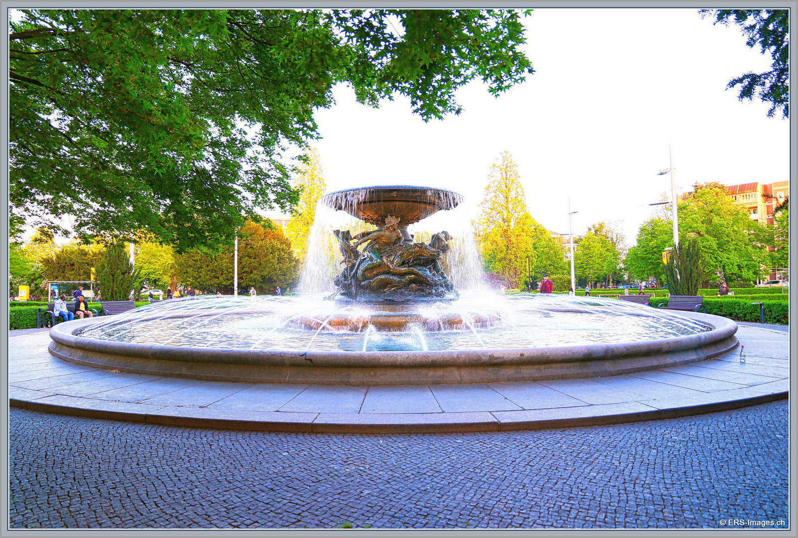 Dresden Albertplatz Stürmische Wogen 2019-04-30 161 Lum ©