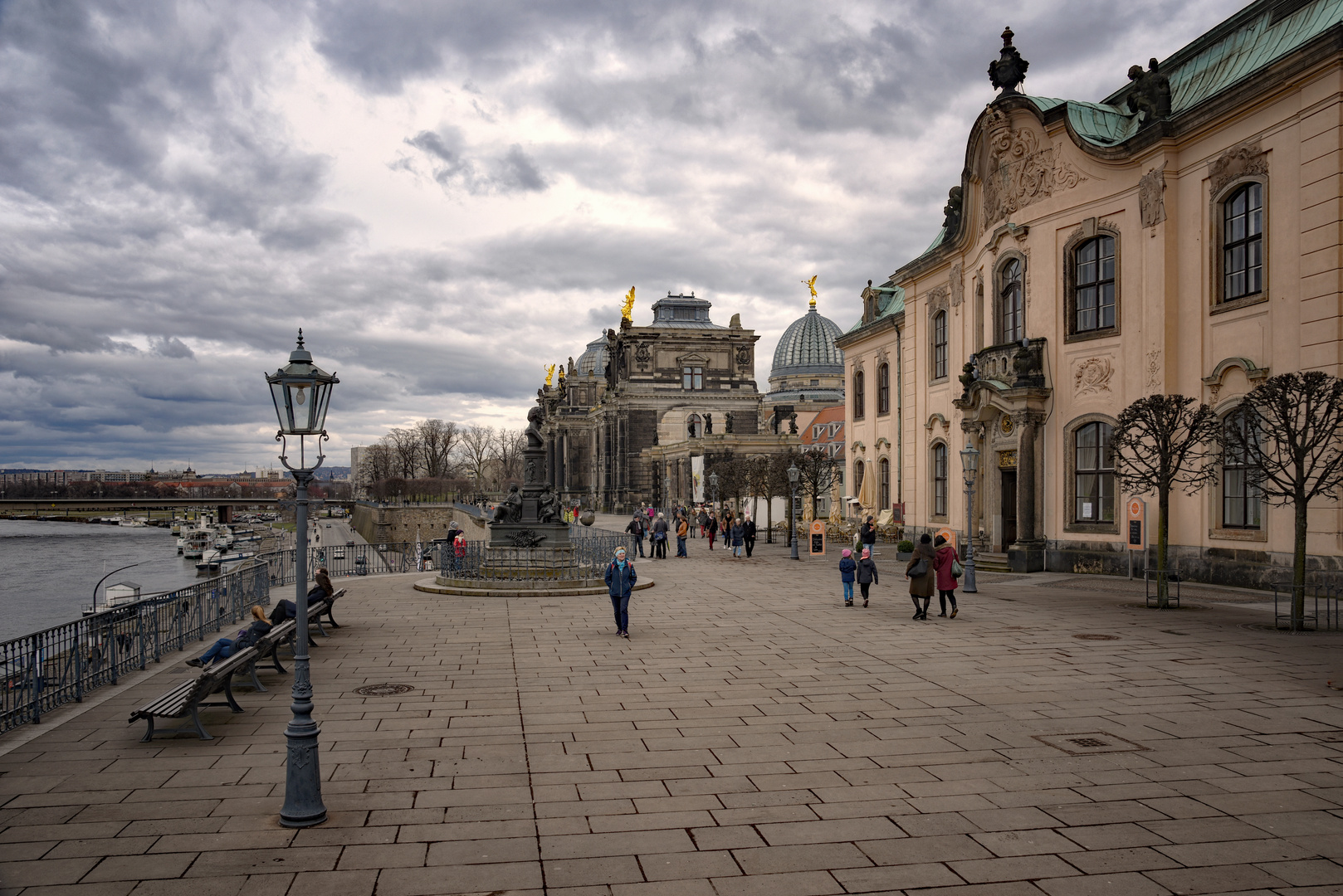 Dresden Altstadt - Elbpromenade  -