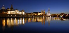 Dresden: Altstadtpanorama zur blauen Stunde