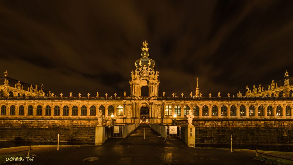 Dresden am Abend - Der Zwinger