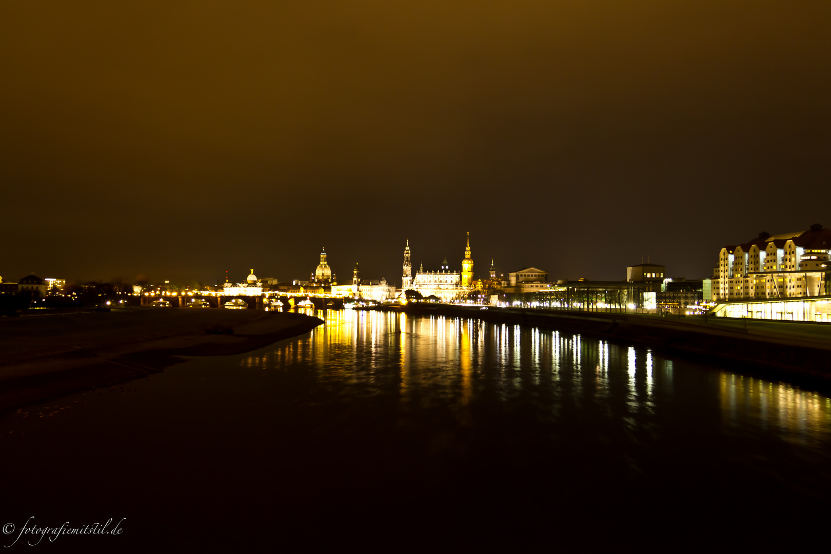 Dresden bei Nacht am ersten Adventswochenende