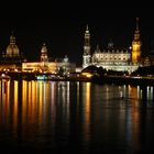 Dresden bei Nacht (Blick von der Marienbrücke)