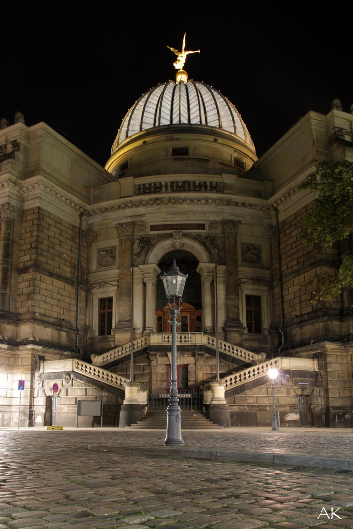 Dresden bei Nacht - Kunstakademie