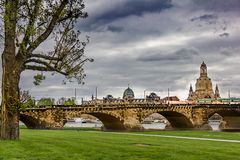 Dresden, Brücke mit Frauenkirche