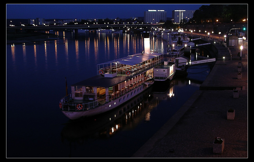 * Dresden by night *