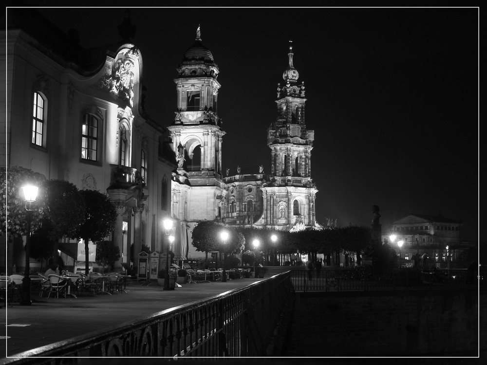 - Dresden by night -