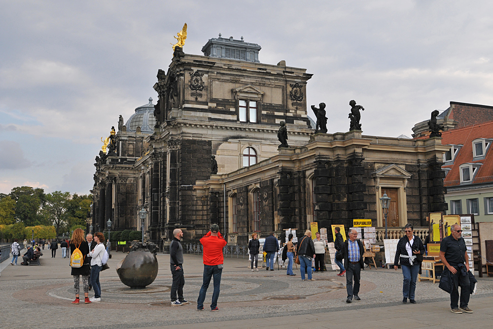 Dresden: Die Elbterrassen und der Sperber