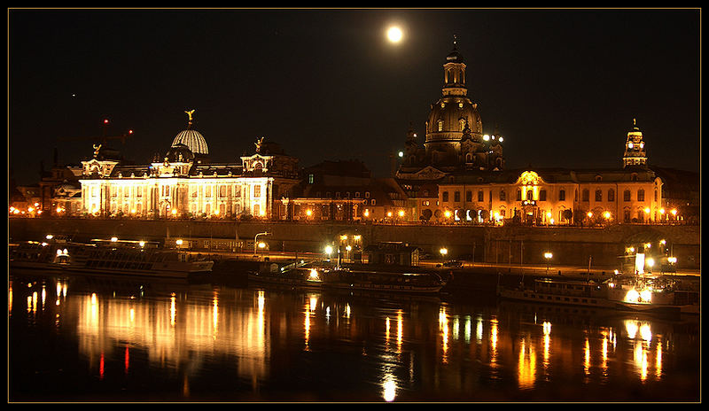 Dresden - Elbufer bei Nacht