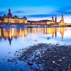 Dresden Elbufer in der blauen Stunde