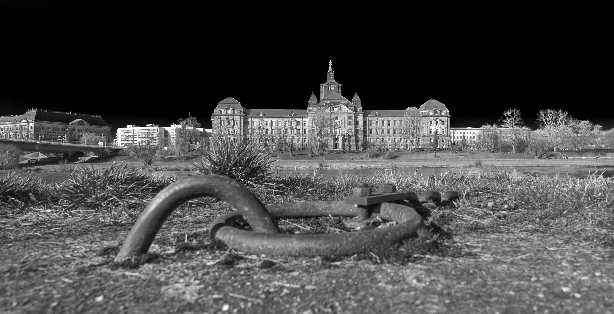 Dresden Elbufer Sächsische Staatskanzlei