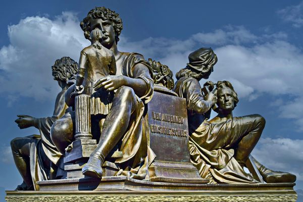 Dresden Ernst-Rietschel-Denkmal auf der Brühlschen Terrasse