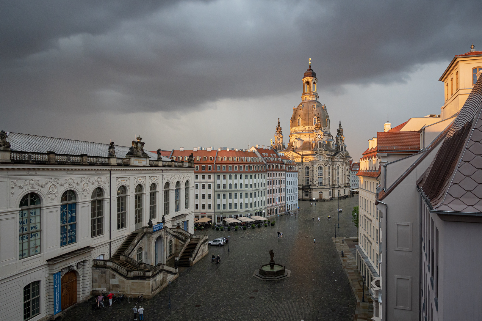 Dresden Frauenkirche nach dem Regen
