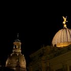 Dresden Frauenkirche und Stadtarchiv - Dächer bei Nacht