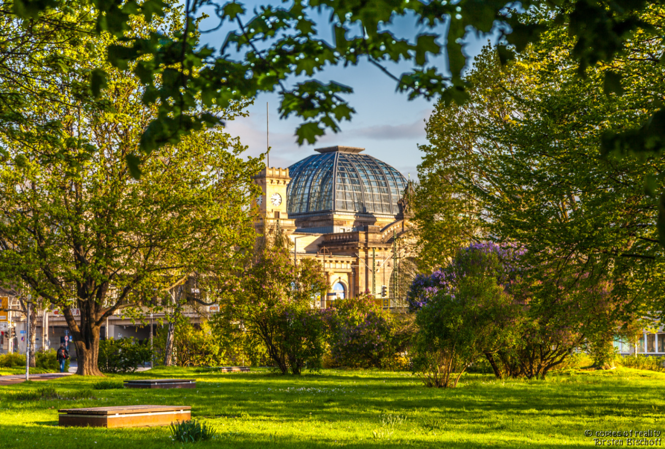 Dresden Hauptbahnhof vom Park betrachtet 001